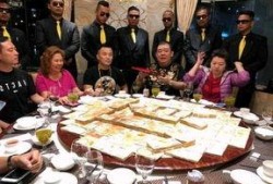 吃瓜群众在线围观视频,在线围观视频引发全民狂欢